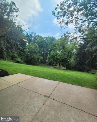 1905 Heritage Rd, Huntingdon Valley PA  19006-7813 exterior