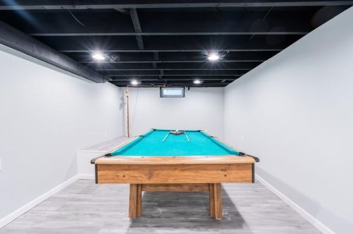 9504 Palmetto Ave, Milwaukee WI  53222-1558 exterior