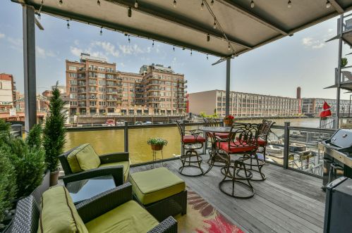 130 Water St, Milwaukee, WI 53202-6018