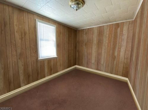 45 River Styx Rd, Hopatcong NJ 07843-1827 exterior