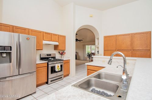3817 Cetus St, Tucson, AZ 85742-5016