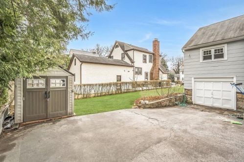 101 Douglas Pl, Mount Vernon NY 10552-1104 exterior