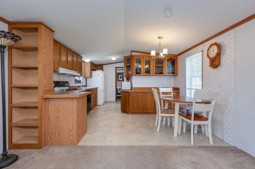 8 Rex Dr, Concord NH 03303-4166 exterior