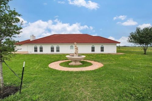 24600 Nine Bar Rd, Hempstead TX  77445-8074 exterior