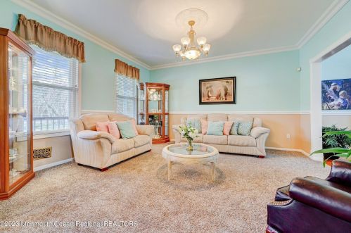 327 Frank Applegate Rd, Jackson Twp NJ  08527-4217 exterior