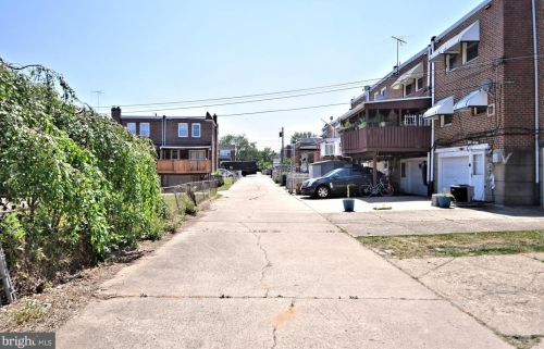 8721 Jackson St, Philadelphia PA 19145-2427 exterior