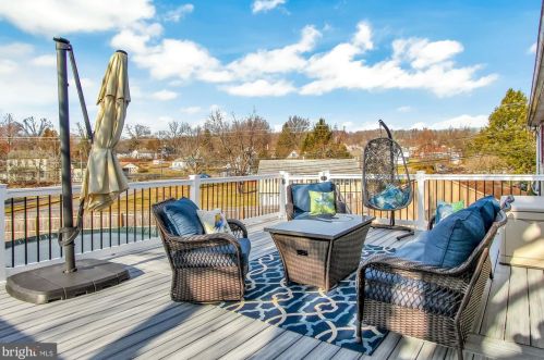 1243 Crestwood Dr, Pottstown PA 19464-2931 exterior