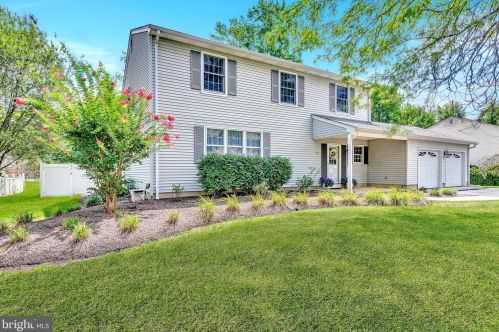 47 Crestwood Dr, Trenton NJ 08690-1936 exterior