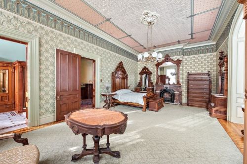 5501 Elgin St, Pittsburgh PA 15206-1432 exterior