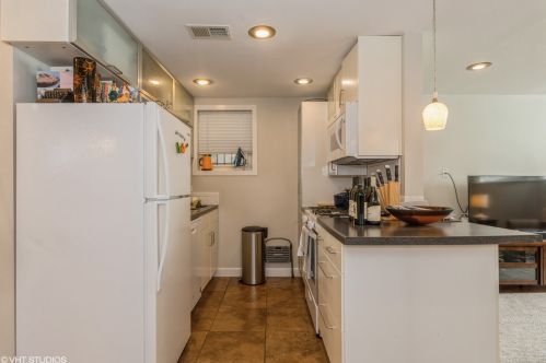 1642 Berwyn Ave, Chicago IL 60640-2007 exterior