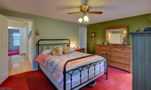 78 Tiffany Blvd, Newark NJ 07104-2425 exterior