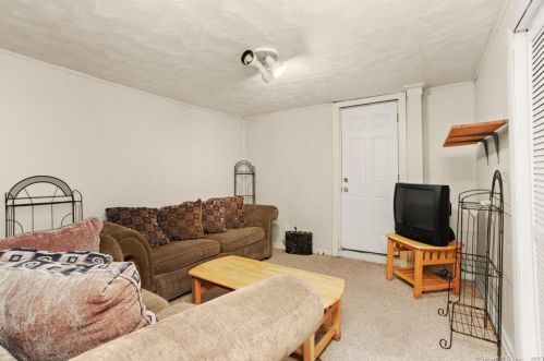 47 Gilbert St, Derby CT 06418-2015 exterior