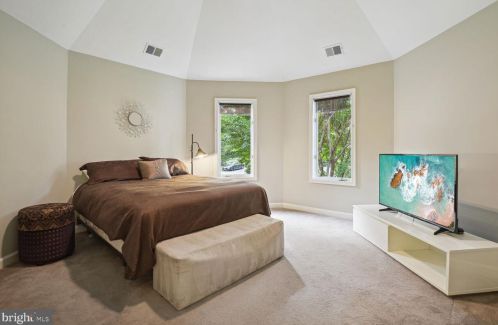 9906 Avenel Farm Dr, Rockville MD 20854-5410 exterior