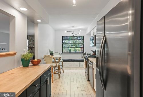 50 Danielle Ct, Trenton NJ  08648-1451 exterior