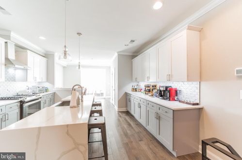 1239 17 St, Philadelphia PA 19121-5029 exterior