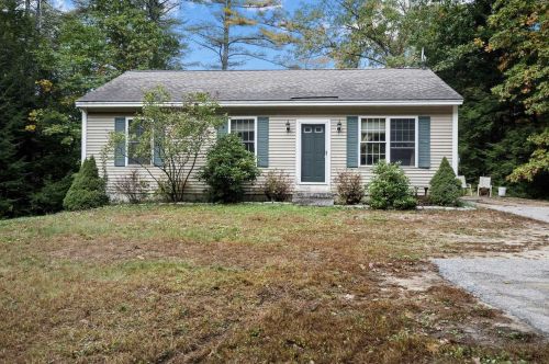 62 New London Dr, Concord, NH 03303-7921