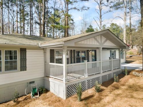 484 Dot Dr, Atlanta GA 30349-2703 exterior