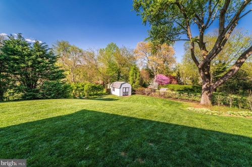 1817 Baldwin Dr, Mc Lean VA 22101-5055 exterior