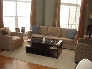 5512 Saint Stephens Ct, Cleveland OH  44102-3283 exterior