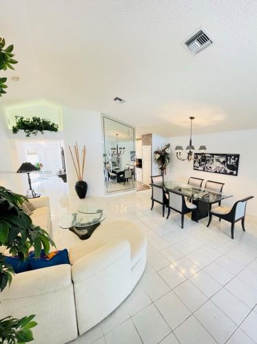 6155 Bay Is Dr, Boynton Beach FL exterior