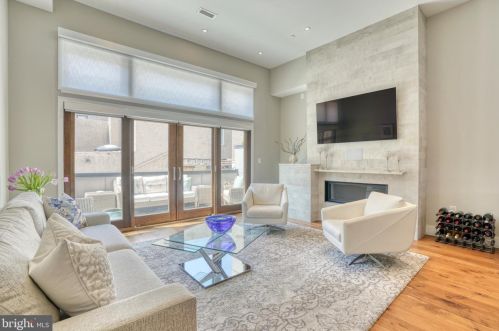 308 2nd St, Philadelphia PA 19133-0040 exterior