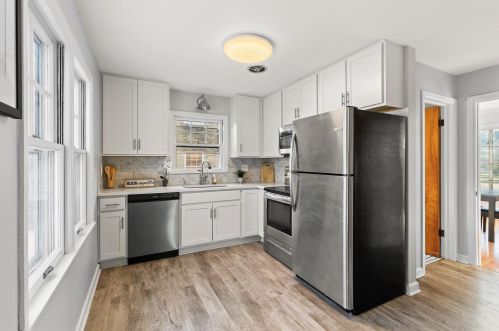 2516 83, Milwaukee WI 53213-1027 exterior