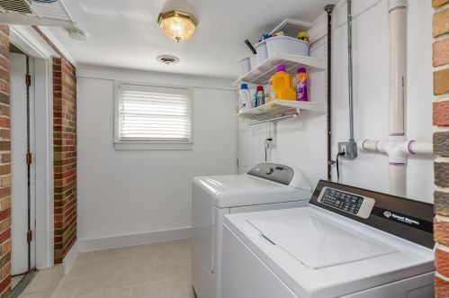 9305 Litzsinger Rd, Saint Louis MO 63144-2157 exterior