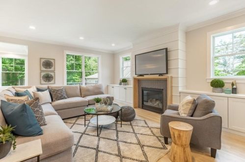 19 Thurston Rd, Newton MA 02464-1244 exterior