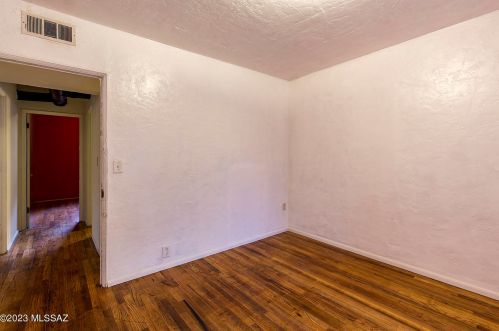 2805 Lester St, Tucson AZ 85705-8928 exterior