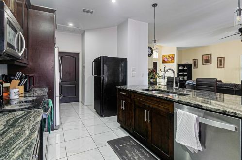 1701 42 St, Naples FL 34116-5928 exterior