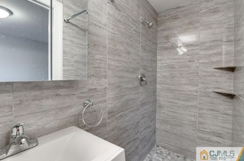 6 Kim Ct, Old Bridge NJ 08857-3405 exterior