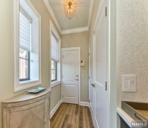 3501 Rio Vista Dr, Mahwah NJ  07430-4006 exterior