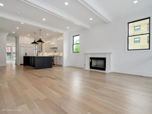 1943 Honore St, Chicago IL  60622-1044 exterior