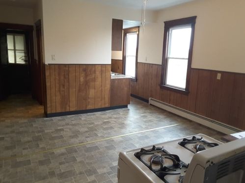 42 Adams St, Worcester MA 01604-1673 exterior