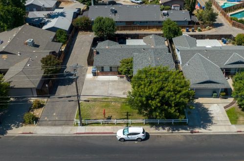 145 North Ave, Turlock, CA 95382-2409