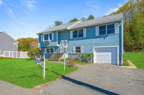 23 Briarwood Rd, Woburn, MA 01801-1232