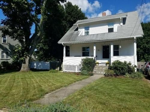 94 Fisher St, Walpole, MA 02081-3829