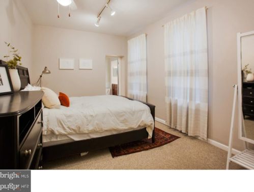 241 Bainbridge St, Philadelphia PA 19146-2034 exterior