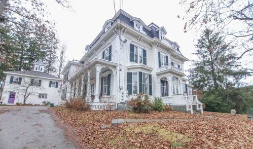 27 Cushing St, Dover, NH 03820-3668
