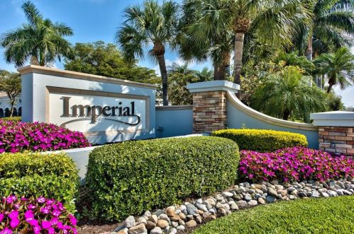 1510 Imperial Golf Course Blvd, Naples FL 34110-1011 exterior