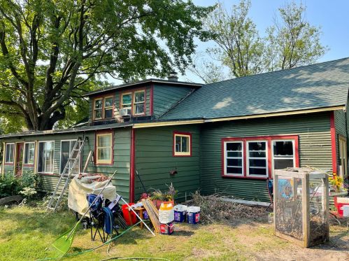 118 Ruddiman Dr, Meskegon MI 49445-3031 exterior