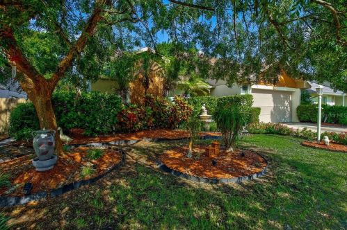 8704 Mcadam Pl, Tampa, FL 33634-1079