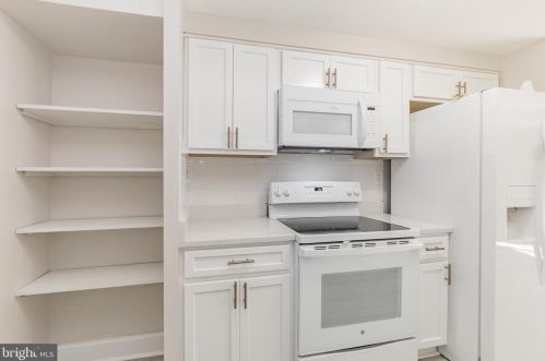 548 Gln Ct, Glen Burnie MD 21061-4733 exterior