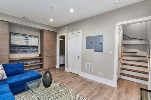 6227 Ellis Ave, Chicago IL 60653-3615 exterior