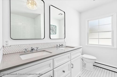 284 Pelican Rd, Middletown NJ 07748-3040 exterior