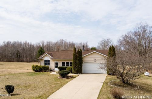 1892 56th St, Fennville MI 49408-8508 exterior