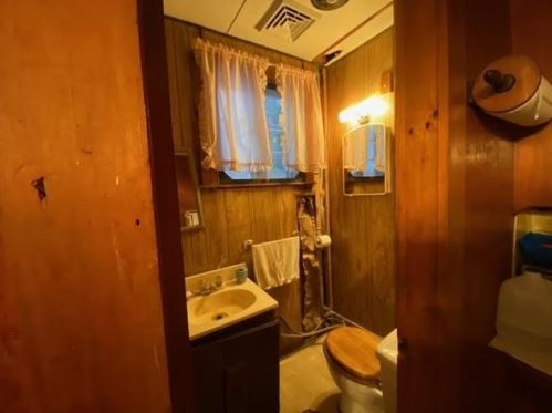 455 Shady Vly Rd, Coventry RI 02816-6811 exterior