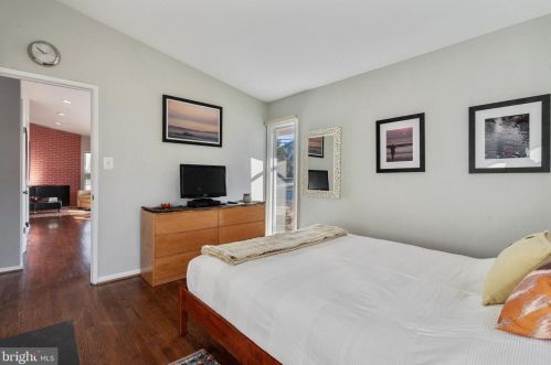 8708 Camden St, Alexandria VA 22308-2318 exterior