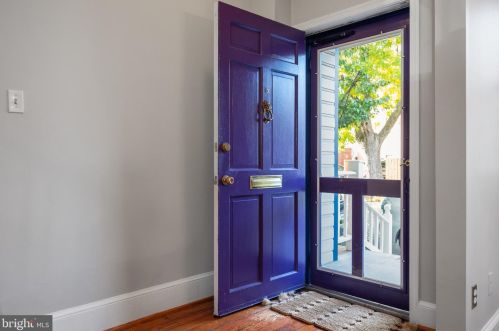 106 Commerce St, Alexandria, VA 22314-2958