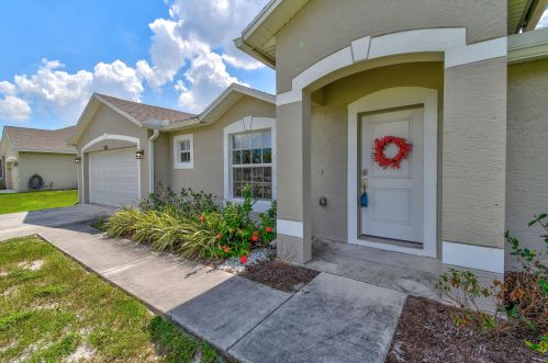 216 Kestor Dr, Fort Pierce FL  34953-5427 exterior